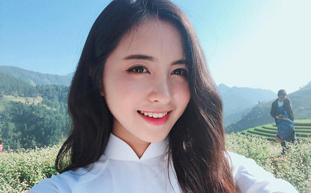 Gương mặt trẻ trung, thu hút ánh nhìn đối phương của cô bạn Trần Thu Trang