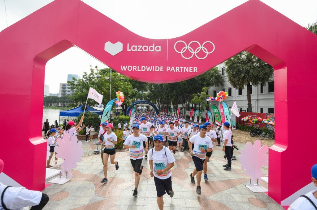 Ngoài hoạt động phát triển chuyên môn cho nhân sự, Lazada còn có những hoạt động thể thao, xã hội