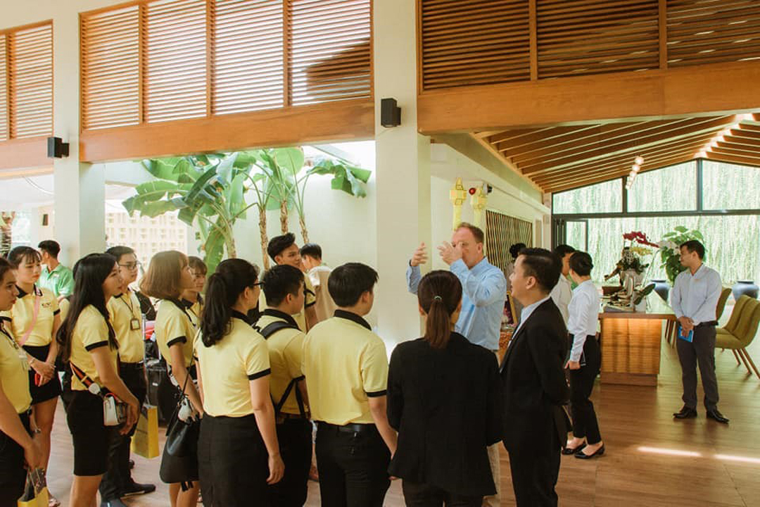 Sinh viên khoa Hospitality của Kent tham gia kiến tập thực tế tại khách sạn Dusit Princess Moonrise Phu Quoc