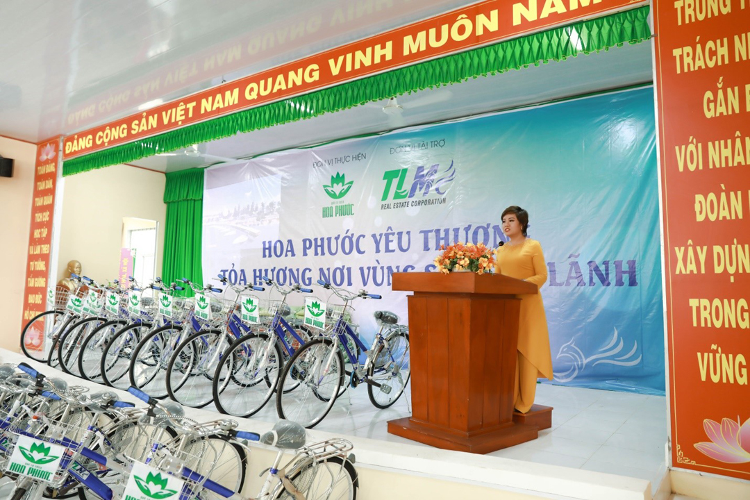TLM Corp cùng Quỹ từ thiện Hoa Phước trao học bổng và tặng xe đạp cho các em học sinh tại huyện vùng sâu Cao Lãnh (Đồng Tháp)