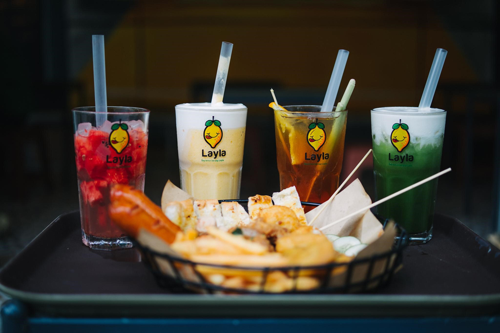 Tiệm trà chanh Layla hút khách nhờ menu đa dạng và mức giá rẻ, phù hợp với mọi đối tượng 