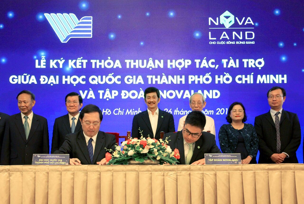 Tập đoàn Novaland ký kết trao tặng 10 tỉ đồng trong vòng 3 năm (2019 - 2021) đến Quỹ phát triển Đại học Quốc gia TP.HCM (ĐHQG-TP.HCM) nhằm hỗ trợ phát triển hoạt động giáo dục - đào tạo của trường