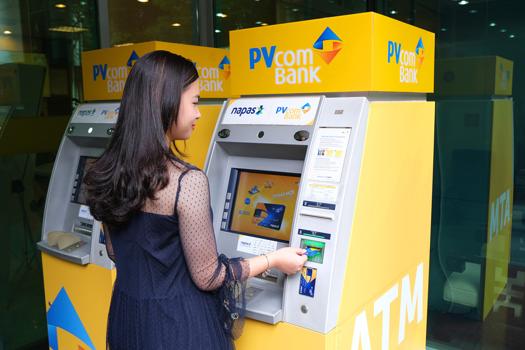 PVcomBank chú trọng đầu tư về nhân lực và công nghệ để triển khai nâng cấp hệ thống máy ATM, đáp ứng với nhu cầu khách hàng