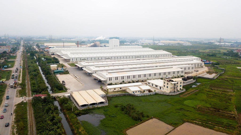 Nhà máy sản xuất tôn thép Olympic đang hoạt động tối đa công suất để cung ứng ra thị trường nhiều sản phẩm chất lượng