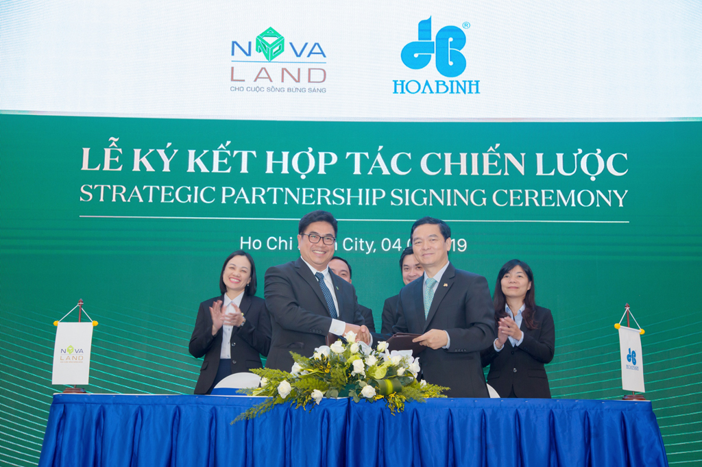 Tập đoàn xây dựng Hòa Bình tiếp tục sẽ trở thành Nhà thầu xây dựng cho dự án NovaBeach Cam Ranh Resort & Villas (Cam Ranh, Khánh Hòa)