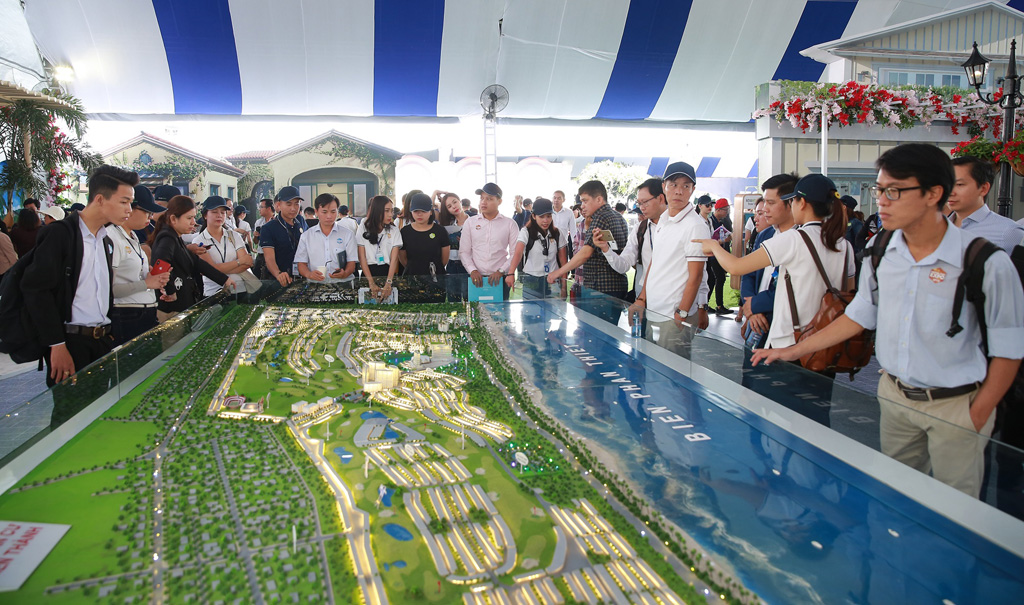 Đông đảo khách hàng quan tâm đến các dự án BĐS được giới thiệu tại Novaland Expo 2019 
