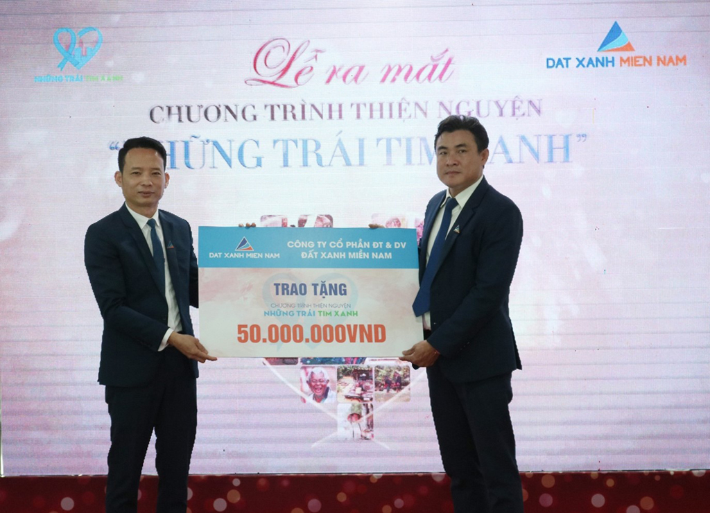 Công ty Đất Xanh Miền Nam trao tặng 50.000.000 đồng cho Chương trình thiện nguyện Những trái tim xanh