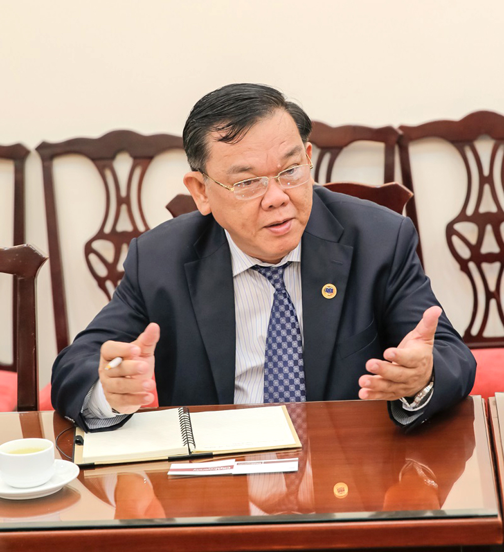GS-TS Nguyễn Đông Phong - Hiệu trưởng Trường ĐH Kinh tế TP.HCM