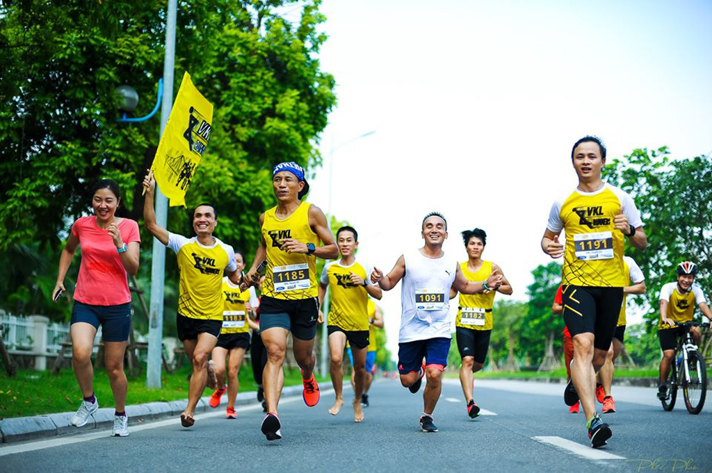 Giải nhì (Phạm Đức Luân): Hình ảnh đặc trưng đầy sức sống và nhiều năng lượng của cộng đồng những người yêu thích chạy bộ tại Việt Nam