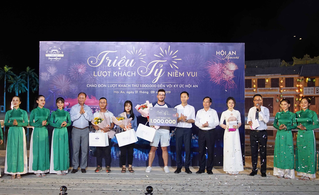Công viên Ấn tượng Hội An góp phần đưa du khách đến Quảng Nam, năm 2019, công viên đón vị khách thứ 1 triệu - Ảnh: Phú Thành