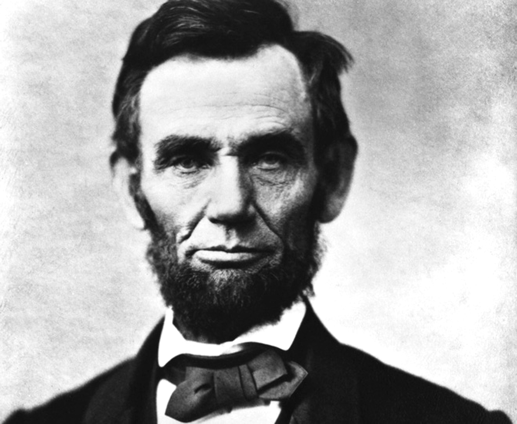 Lincoln là một tấm gương sáng chói của sự tự lập, tự phấn đấu từ hoàn cảnh nghèo khó vươn lên địa vị là người có quyền lực nhất trên thế giới. Để ngồi lên vị trí Tổng thống Hoa Kỳ, Abraham Lincoln đã từng gặp thất bại trong kinh doanh, thua cuộc trong 8 lần bầu cử và từng bị suy nhược thần kinh