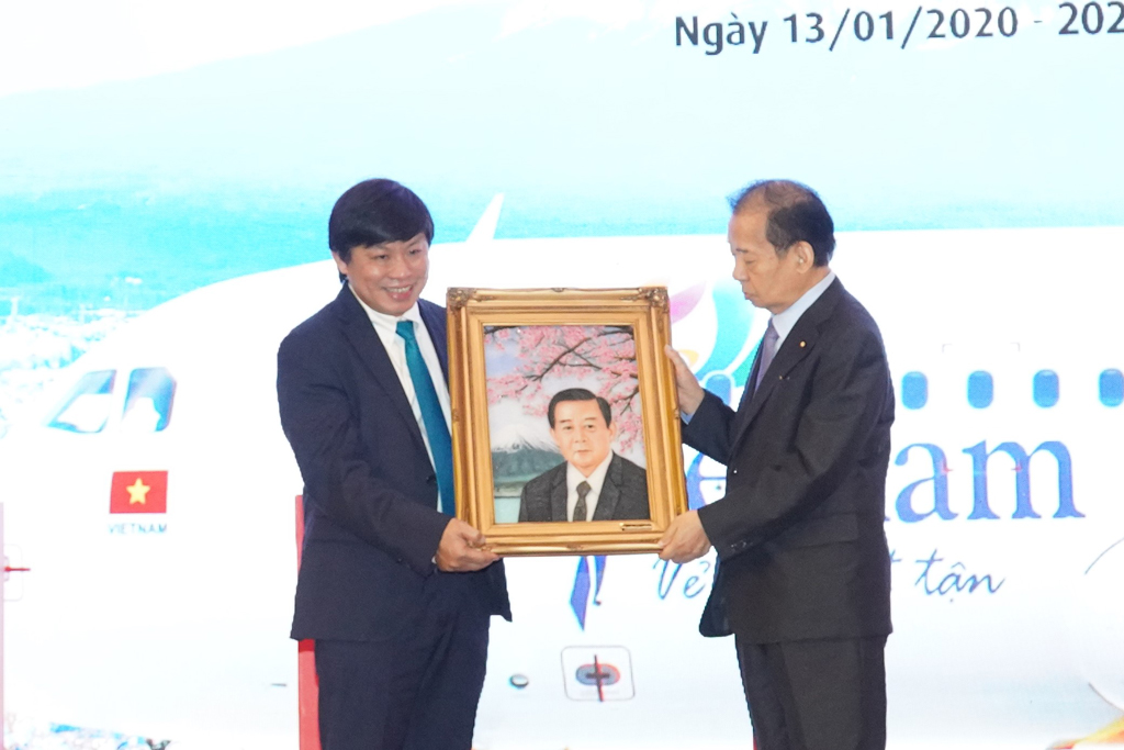 Phó chủ tịch HĐQT Vietjet Nguyễn Thanh Hùng cảm ơn các cơ quan chính phủ hai nước đã ủng hộ Vietjet trong hành trình mở rộng mạng bay
