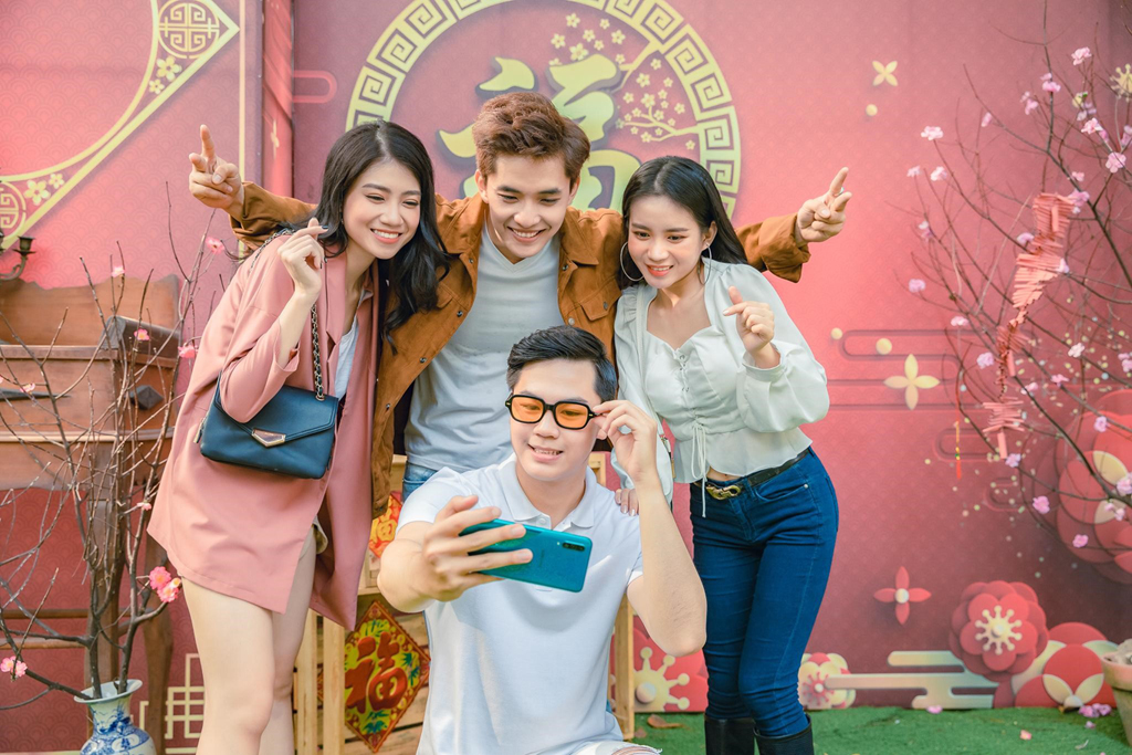 Selfie xóa phông giúp bạn có được bức ảnh chân dung không lo đằng sau rối rắm, đông người