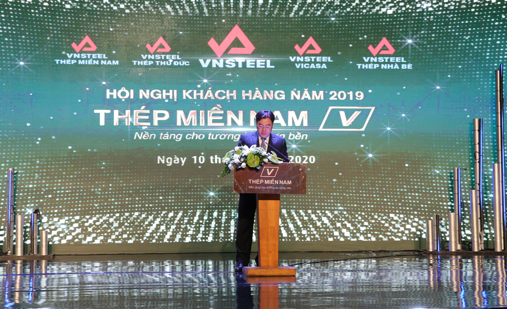 Ông Nguyễn Nguyên Ngọc - Tổng giám đốc Công ty Thép Miền Nam - VNSteel - đại diện khối Thép /V/ phát biểu khai mạc