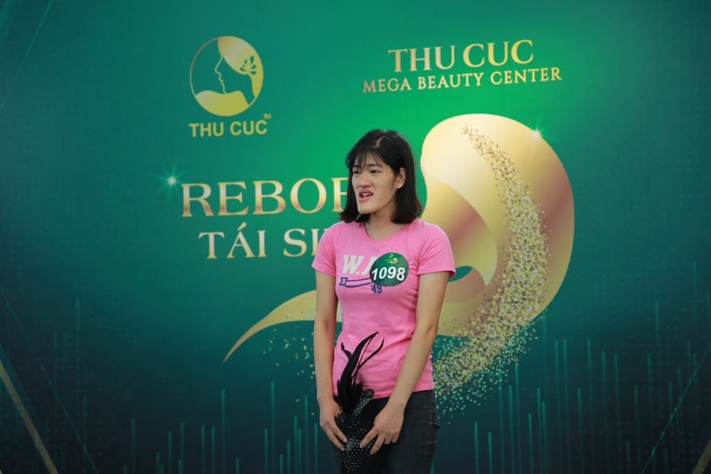 Phạm Thị Lan may mắn vượt qua hàng nghìn thí sinh để nhận được tấm vé “tái sinh” từ chương trình