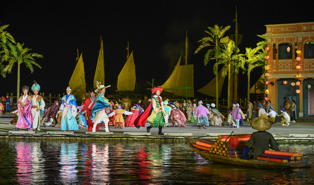 Một hoạt cảnh trong màn thứ tư, tái hiện thời kỳ vàng son của Hội An Ảnh: Phú Thành