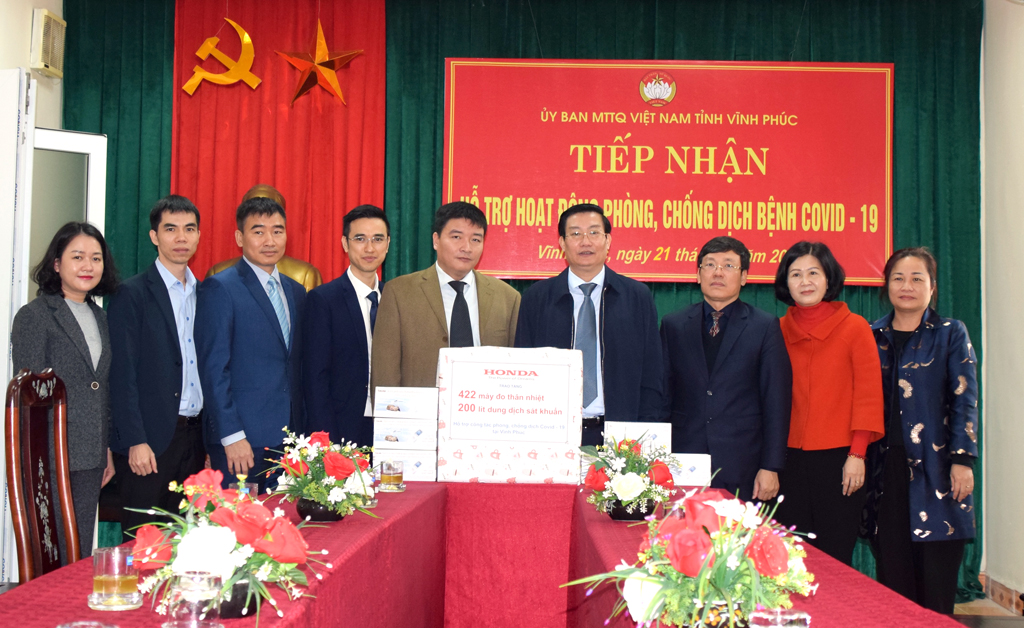 Công ty Honda Việt Nam ủng hộ thiết bị y tế trị giá 1 tỉ đồng cho người dân tỉnh Vĩnh Phúc chống dịch Covid-19  