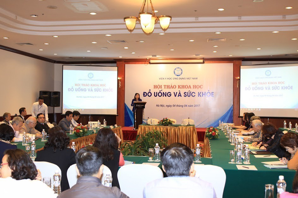 Hội thảo “Đồ uống và sức khỏe” tại Hà Nội của Viện Y học ứng dụng đã công bố kết quả về công dụng của Trà Thanh Nhiệt Dr Thanh