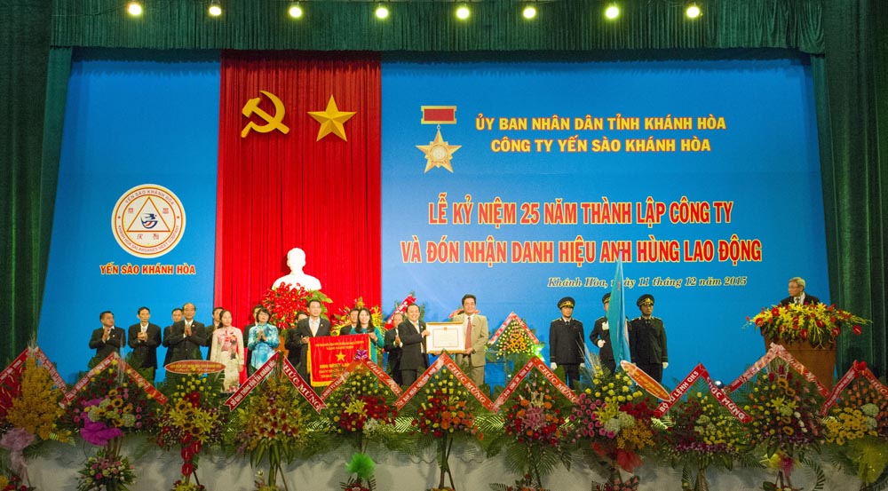 Công ty Yến sào Khánh Hòa vinh dự đón nhận danh hiệu Anh hùng Lao động thời kỳ đổi mới
