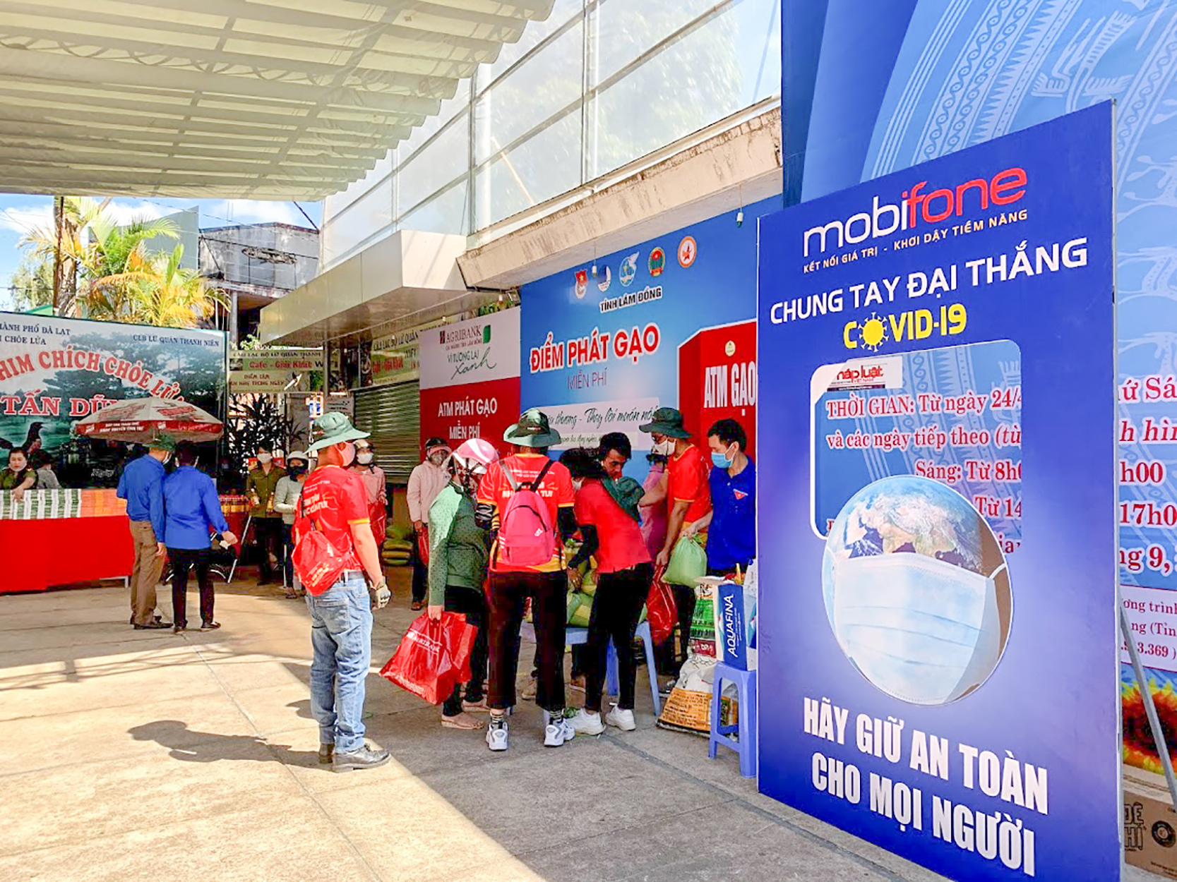 CBCNV MobiFone Lâm Đồng ủng hộ chương trình 