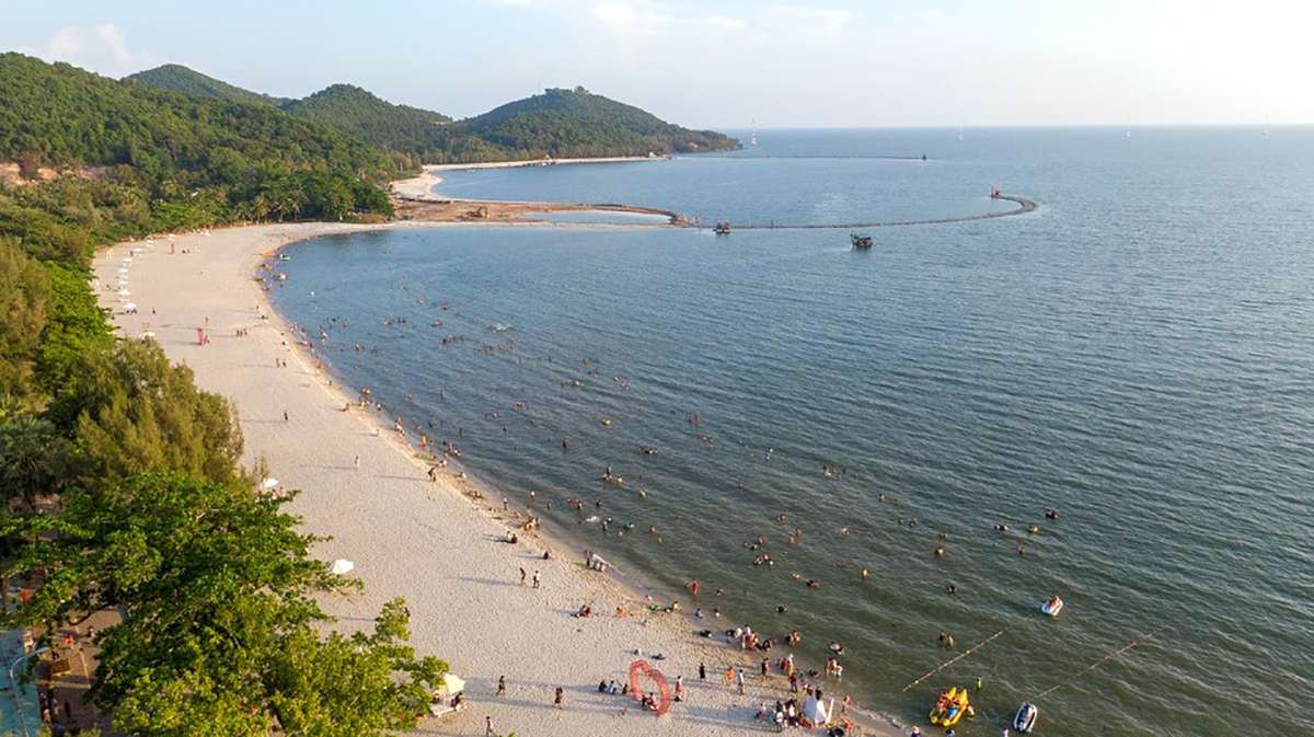 Bãi tắm cắt trắng đang là chiến lược hiệu quả giúp Hà Tiên tăng tốc nền du lịch -Ảnh:Phạm Ngôn