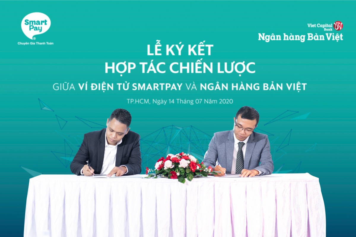 SmartPay vừa ký kết hợp tác với Ngân hàng Bản Việt để ra mắt tính năng gởi tiết kiệm trực tuyến