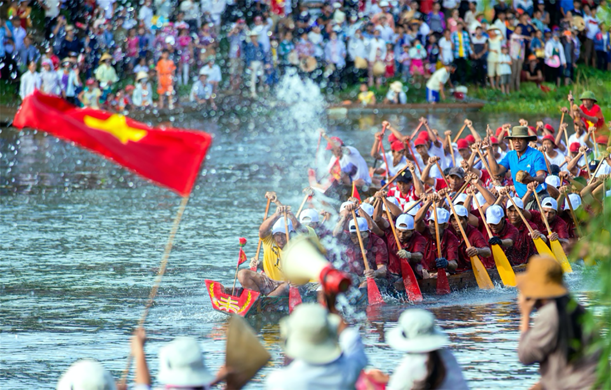 Những lễ hội truyền thống tại Quảng Bình luôn sôi động và cuồng nhiệt