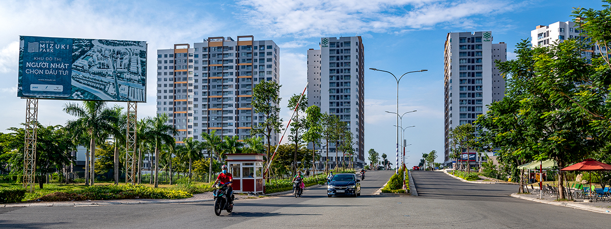 2-Sau gần 1 năm bàn giao giai đoạn 1, Mizuki Park đang tràn đầy sức sống, đường phố nhộn nhịp bởi sự hiện diện ngày càng đông đúc hơn của cư dân dọn đến an cư