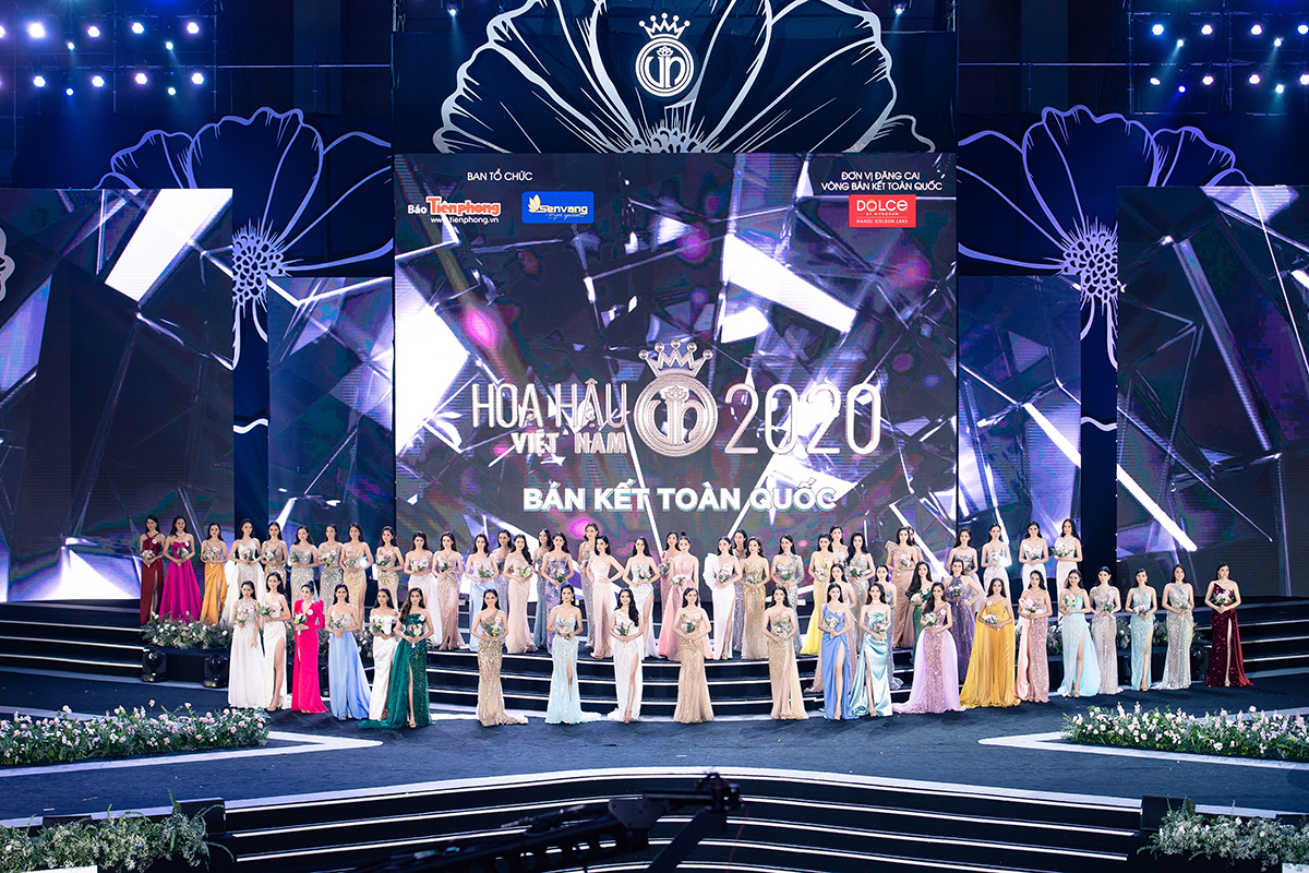 Sân khấu đêm Bán kết Hoa hậu Việt Nam 2020 được dàn dựng quy mô và hoành tráng