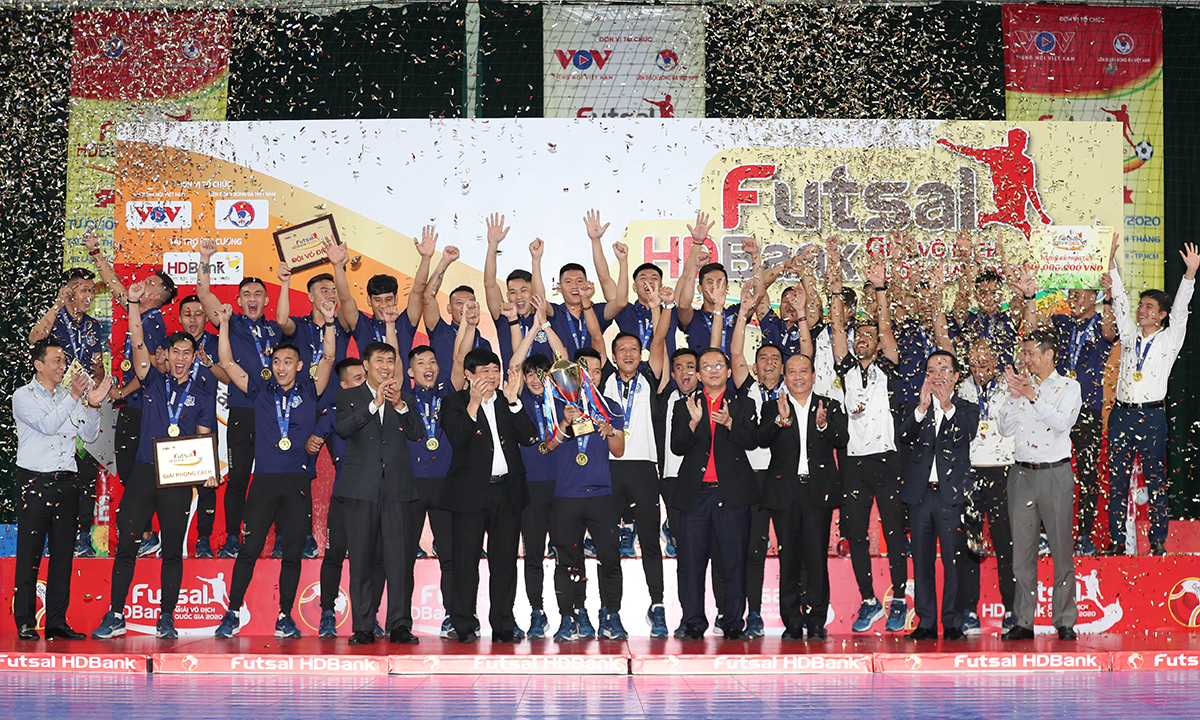 Chức Vô địch giải Futsal HDBank Sinh viên đồng hành 2020 đã thuộc về đội Trường đại học Nông Lâm