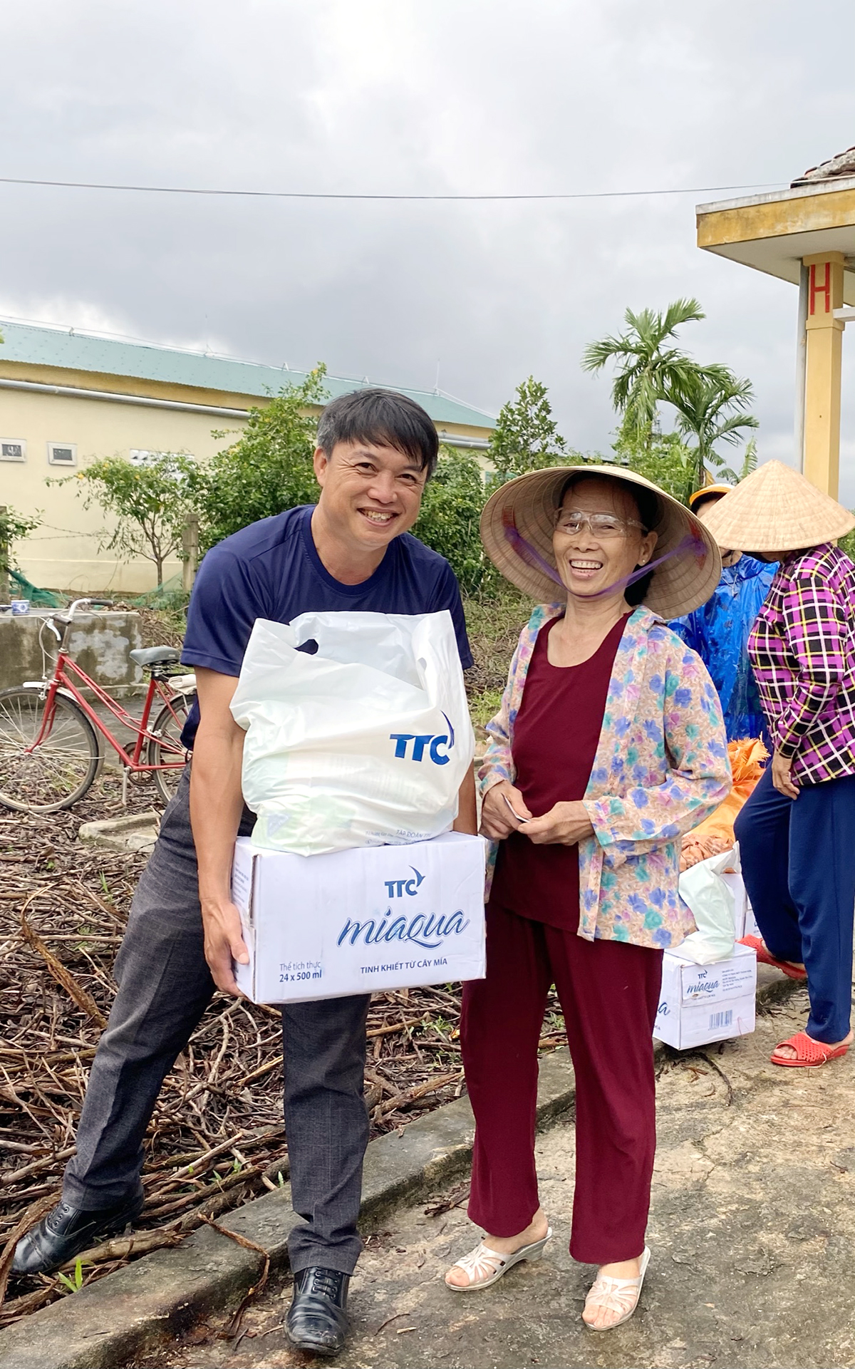  Tập đoàn TTC đã và đang tiếp tục kêu gọi cán bộ nhân viên và các công ty trực thuộc tiếp tục quyên góp ủng hộ cho bà con khu vực miền Trung