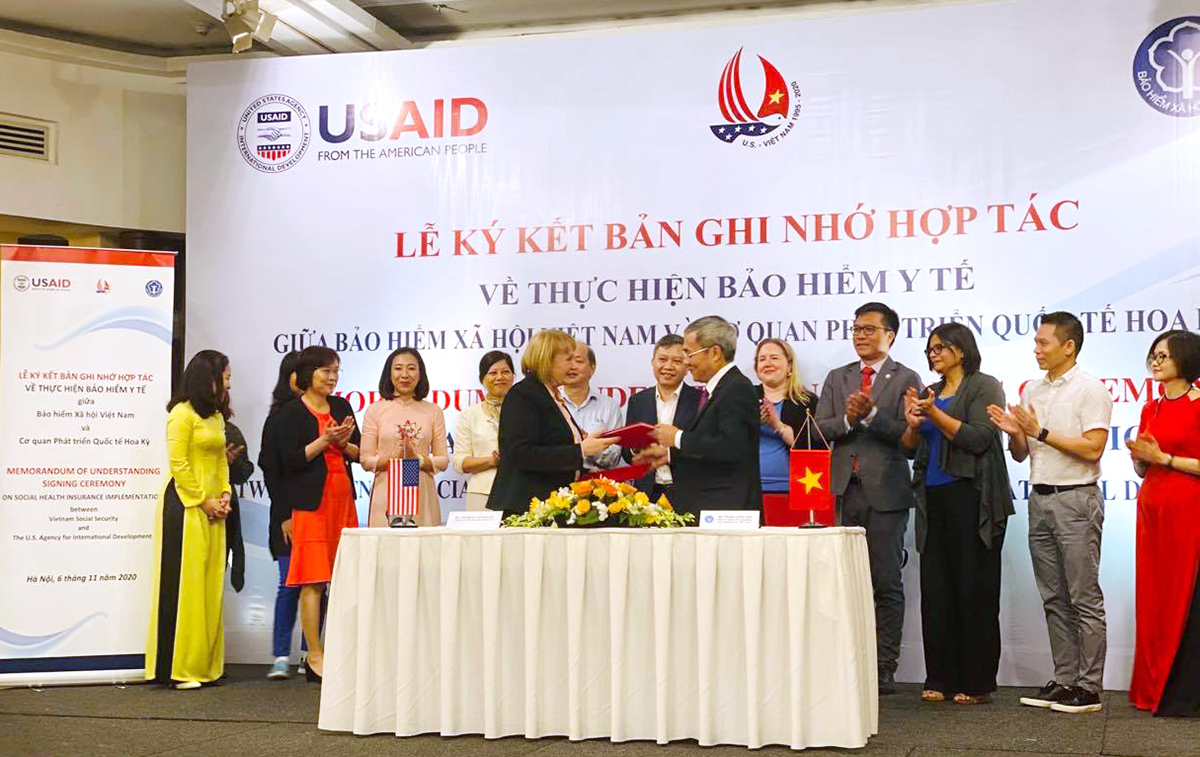  Lễ ký kết Bản ghi nhớ hợp tác giữa BHXH Việt Nam và USAID - Ảnh: H.Bình