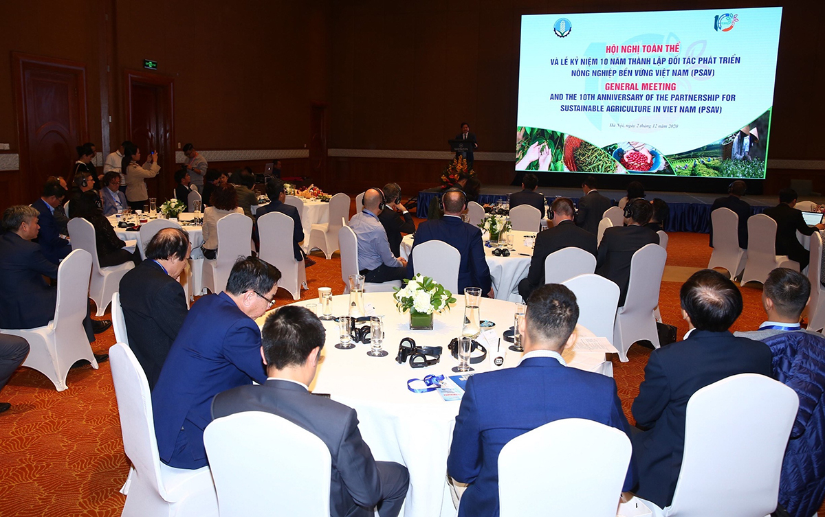 Toàn cảnh Hội nghị toàn thể và Lễ kỷ niệm 10 năm thành lập Đối tác Phát triển Nông nghiệp Bền vững Việt Nam (PSAV) - Ảnh: Phan Hậu