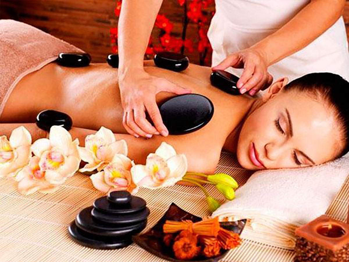 Đá nóng massage sử dụng tại spa