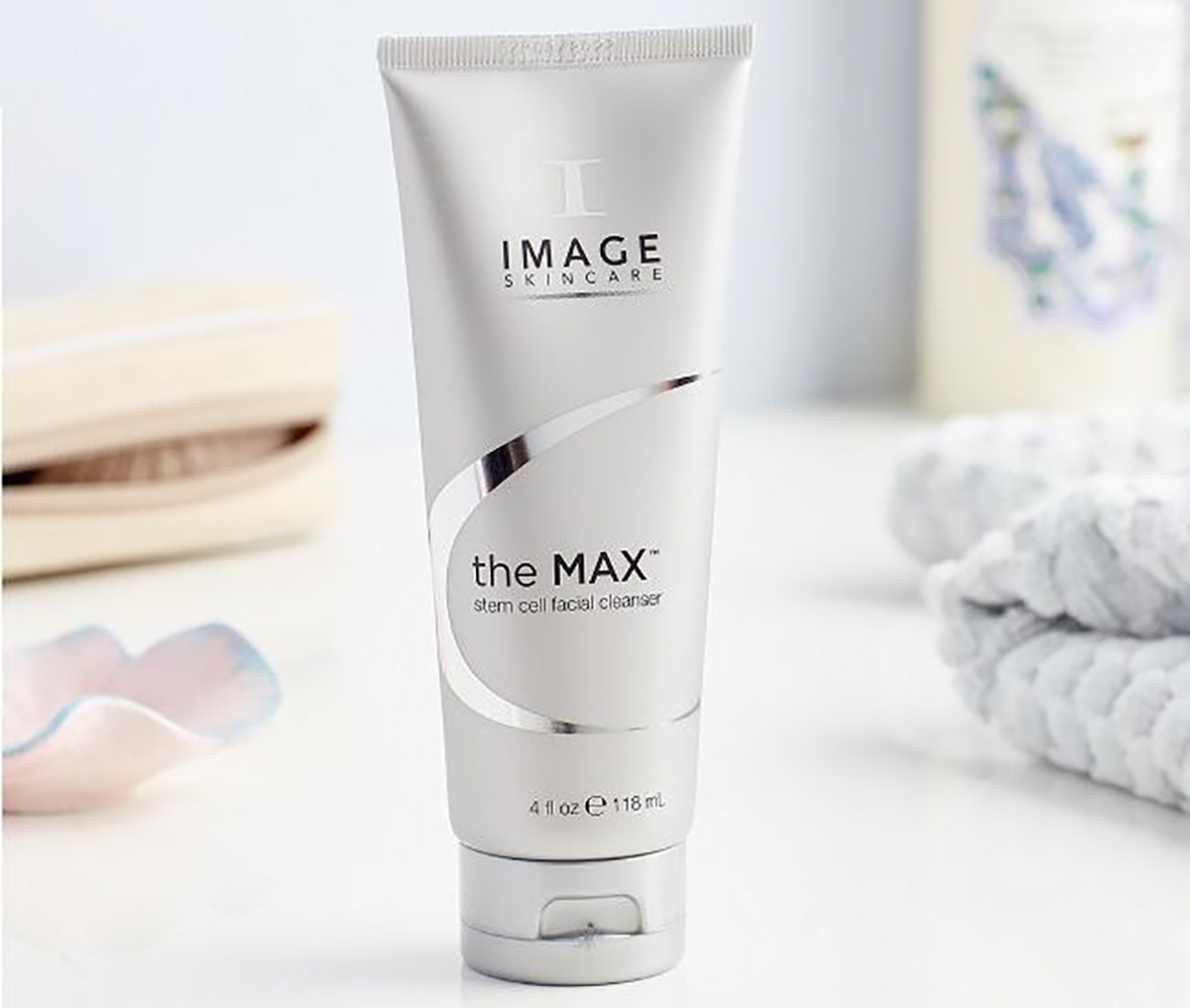 Sữa rửa mặt phục hồi image The Max Stem Cell Facial Cleanser