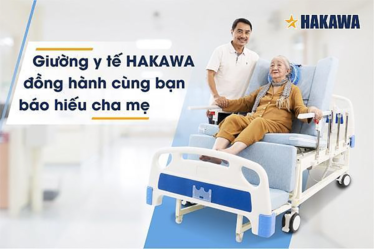 Giường y tế HAKAWA tính năng đa dạng cùng bạn chăm sóc chu đáo cho cha mẹ