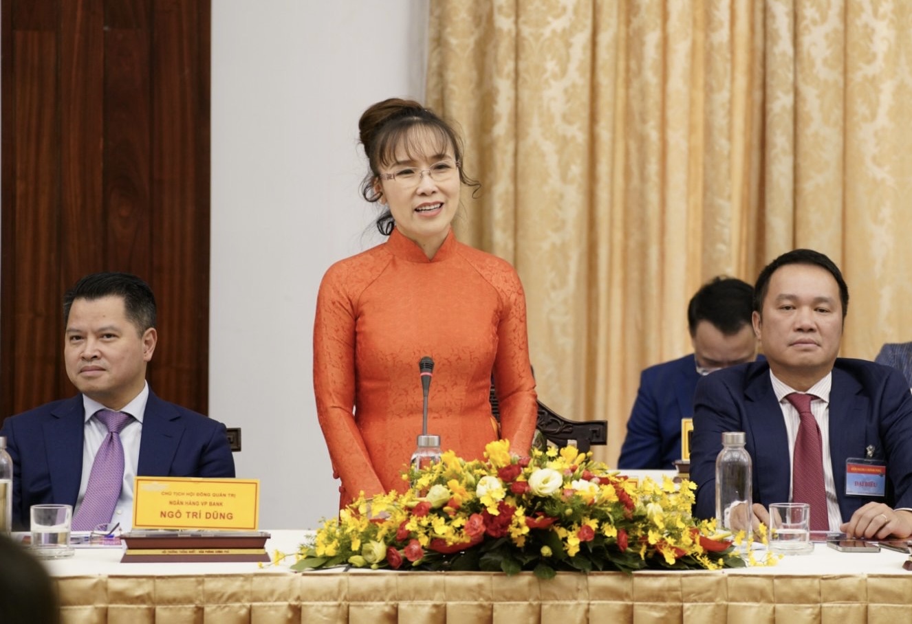 Nữ tỉ phú Nguyễn Thị Phương Thảo phát biểu tại sự kiện Đối thoại 2045 - 