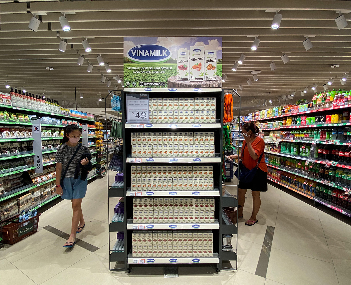 Các sản phẩm sữa hạt của Vinamilk đã lên kệ các siêu thị tại Singapore từ năm 2020 