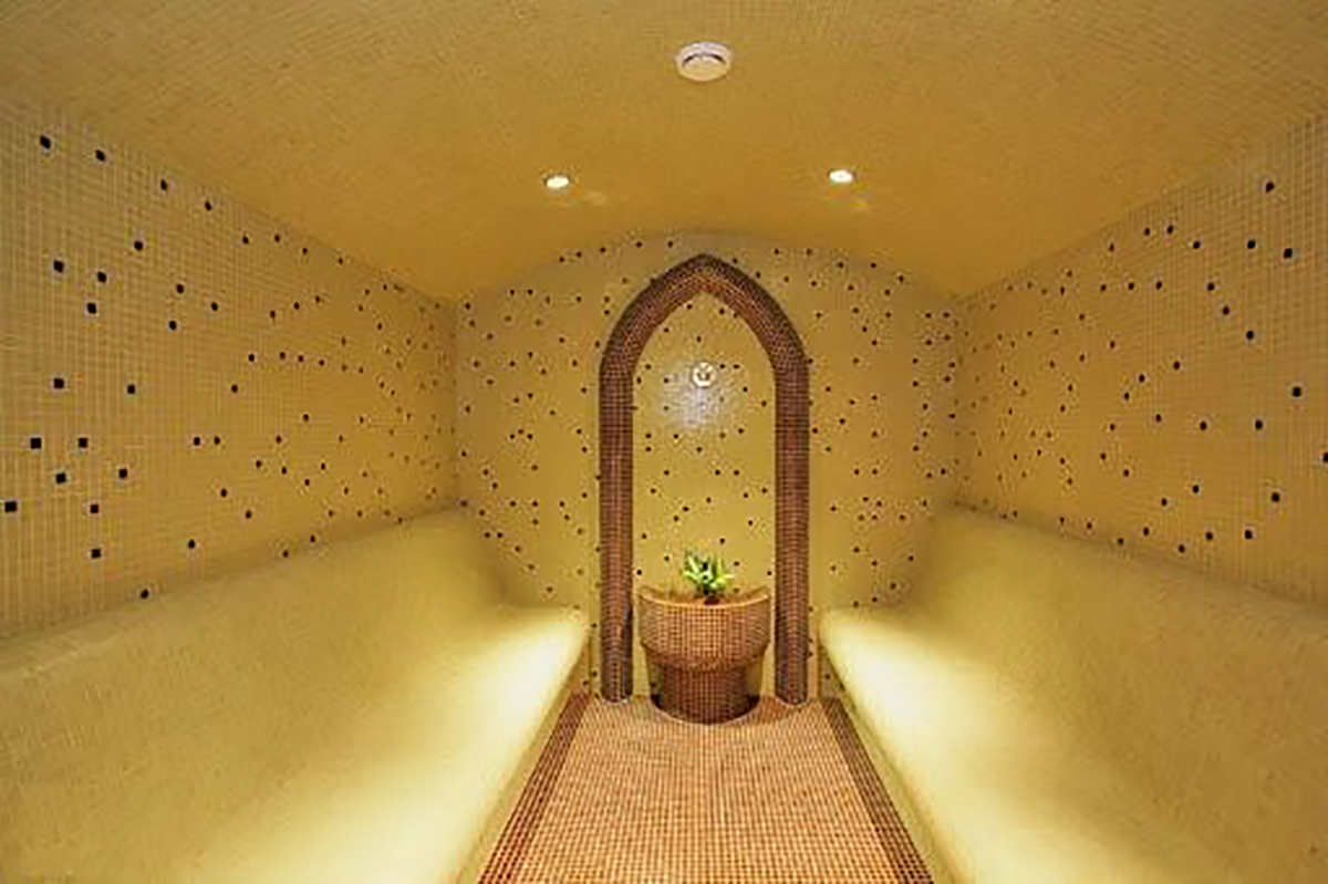 Nhiều spa, hộ gia đình lựa chọn lắp đặt phòng xông hơi ướt gạch mosaic 