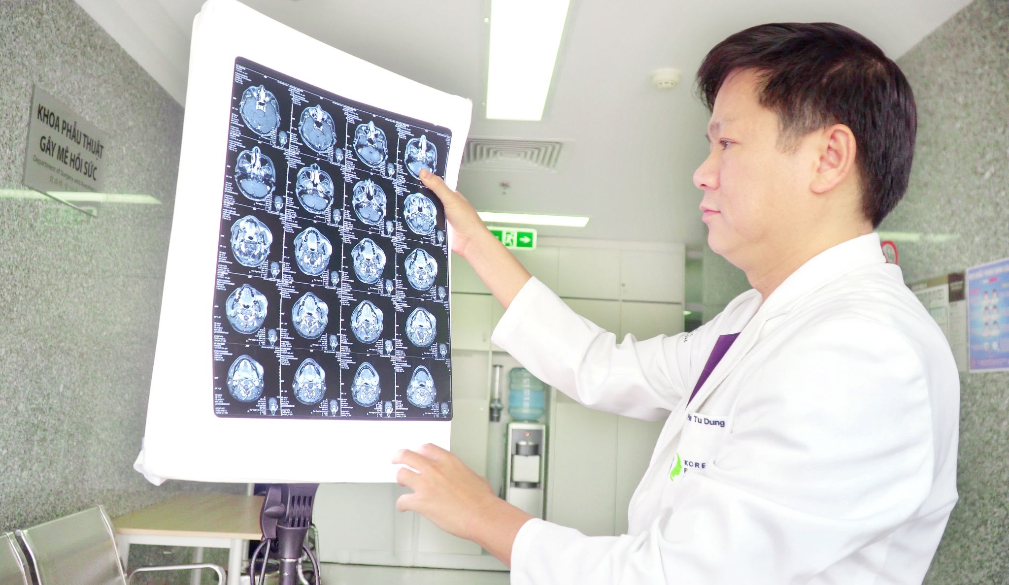 Bác sĩ Tú Dung đắn đo khi tìm phương pháp điều trị triệt để cho bệnh nhân