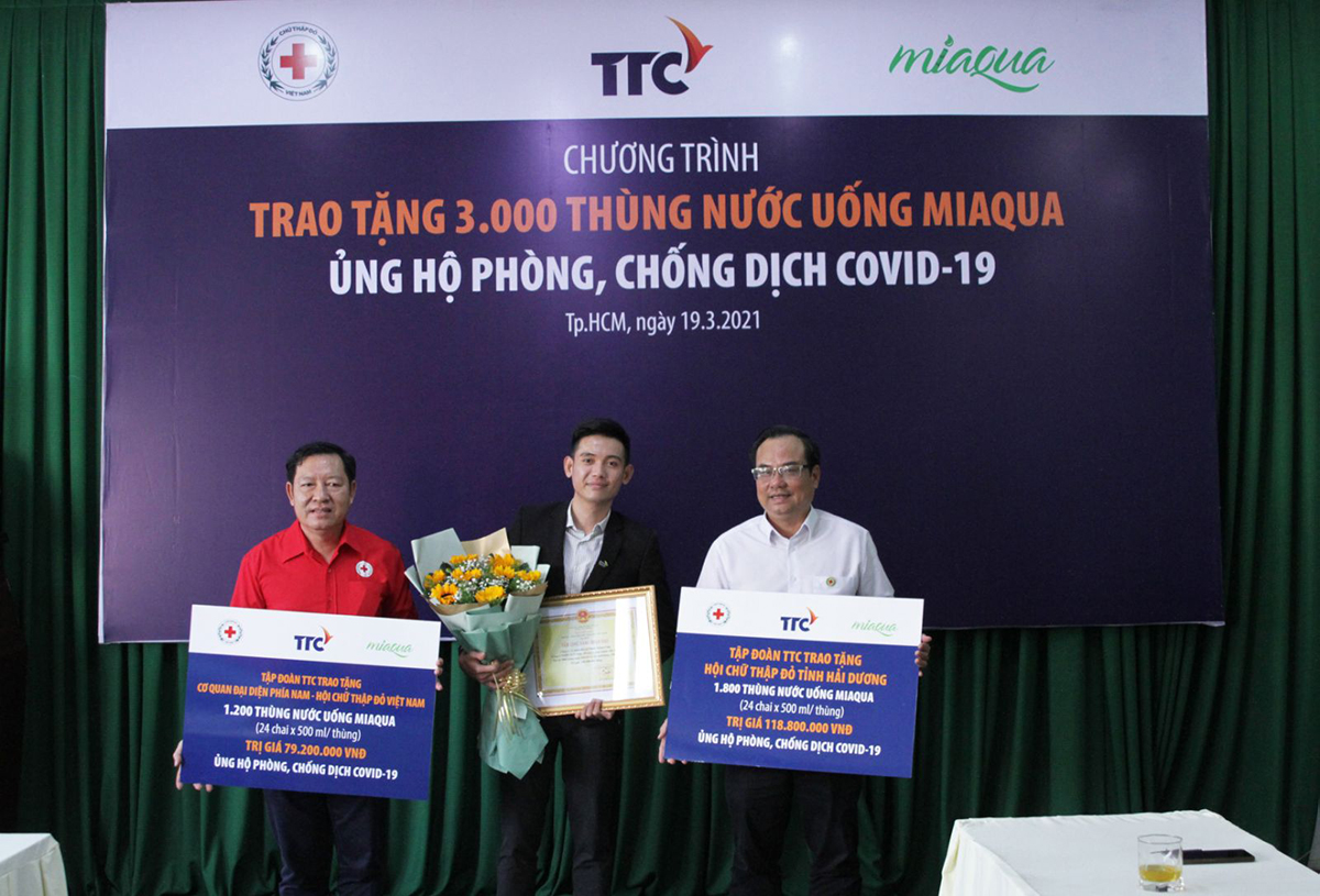 Công ty TNHH MTV nước MIAQUA (thành viên của Tập đoàn TTC) đã phối hợp cùng cơ quan đại diện phía Nam - Hội Chữ thập đỏ Việt Nam tổ chức trao tặng nước uống, ủng hộ phòng, chống dịch Covid-19
