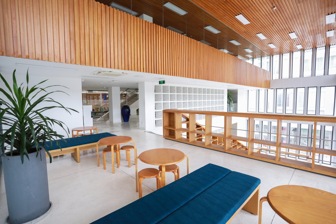 Không gian khu tự học với lối kiến trúc hiện đại đem đến không gian sáng tạo không giới hạn dành cho sinh viên