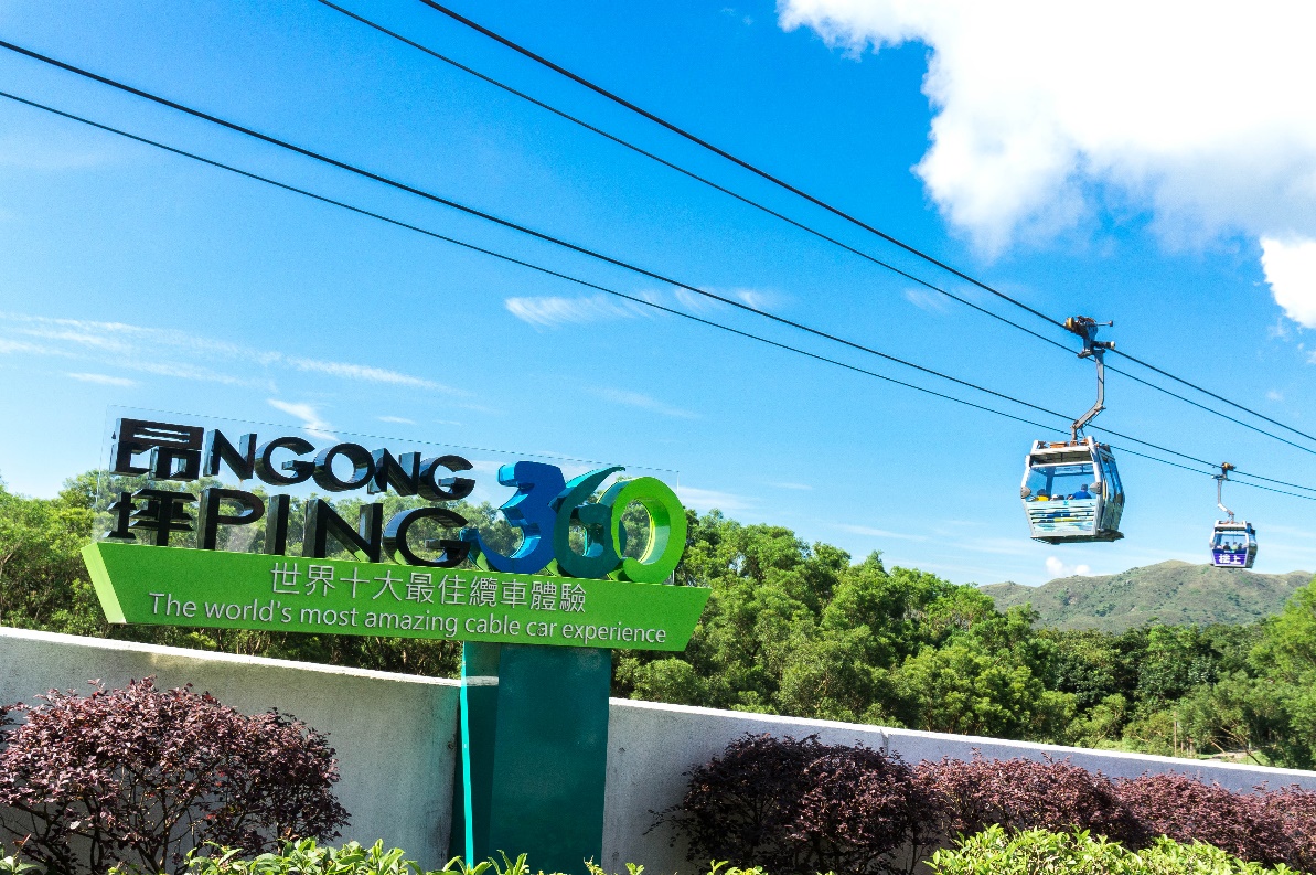 Ngong Ping 360 được đánh giá là tuyến cáp treo ngoạn mục nhất thế giới