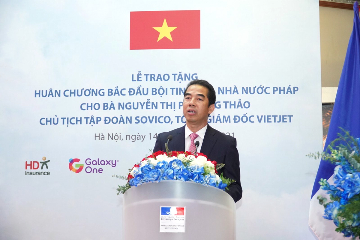 Thứ trưởng Bộ Ngoại giao Tô Anh Dũng phát biểu chúc mừng bà Nguyễn Thị Phương Thảo