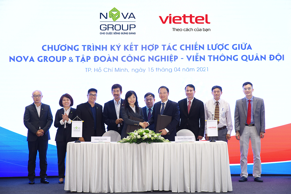 Đại diện NovaGroup và Viettel ký kết Thỏa thuận hợp tác chiến lược