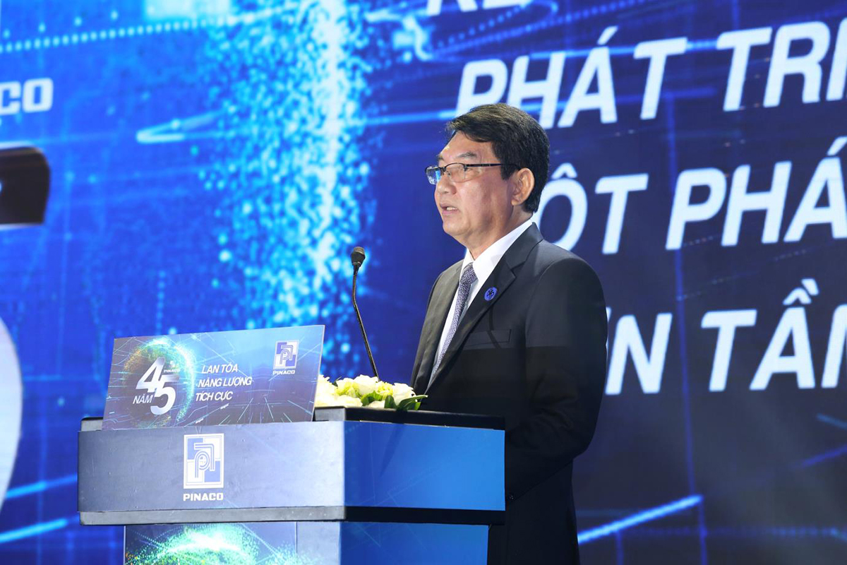 2-Ông Lê Văn Năm - Thành viên HĐQT, Bí thư Đảng ủy, Tổng giám đốc Công ty PINACO