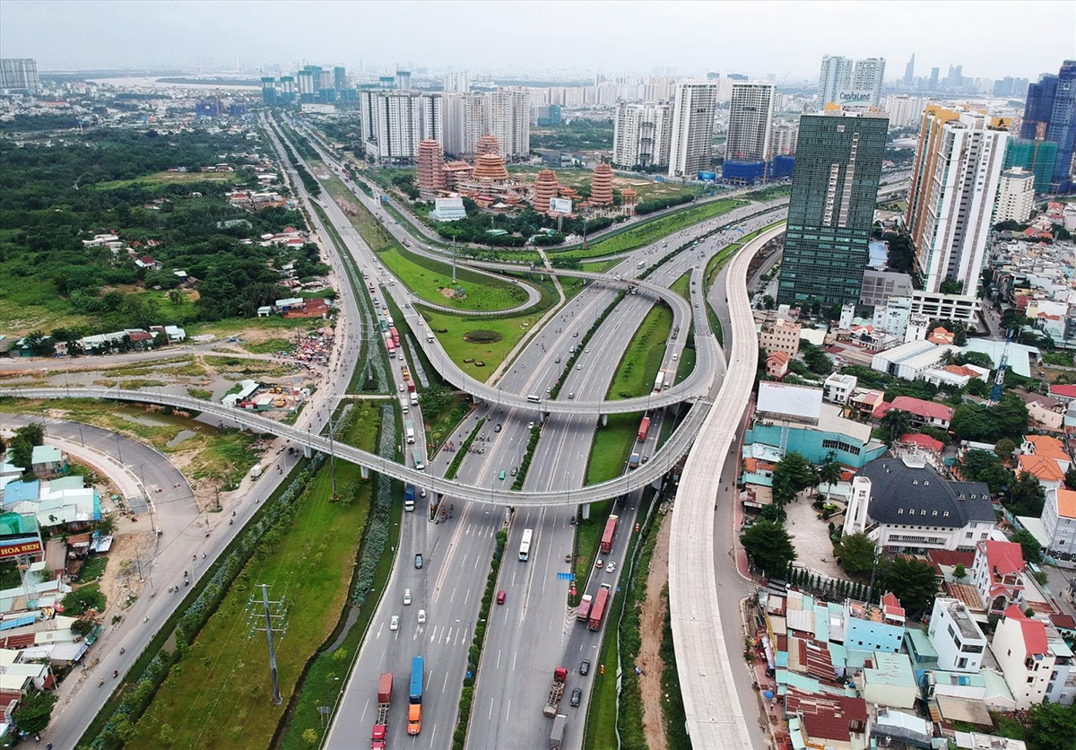 Khu Đông với cơn sốt mang tên “Thành phố Thủ Đức” cùng loạt hạ tầng giao thông sắp triển khai đã tạo sự tăng trưởng nóng thời gian gần đây