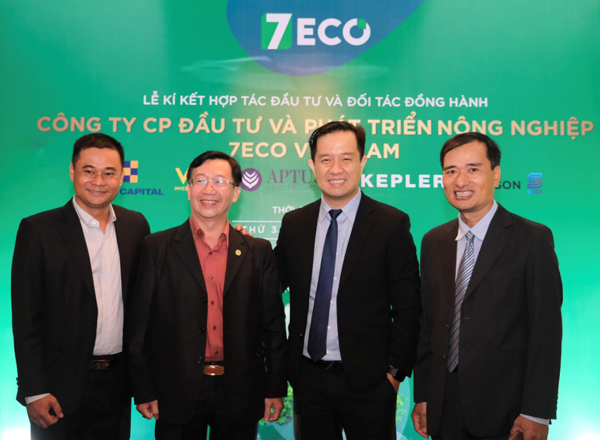 Ông Lê Minh Phương - Giám đốc điều hành 7ECO cùng các đối tác