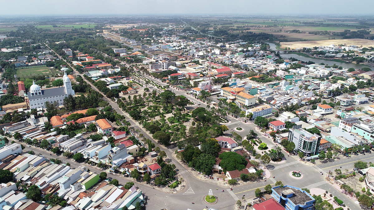 Một góc đô thị TX.Kiến Tường hôm nay. Ảnh: Biên Thùy