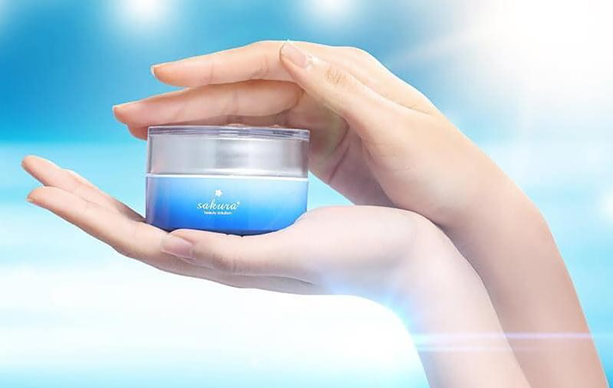 Kem trị nám Sakaura Transforming Cream là sản phẩm được nhiều ca sĩ, diễn viên yêu thích